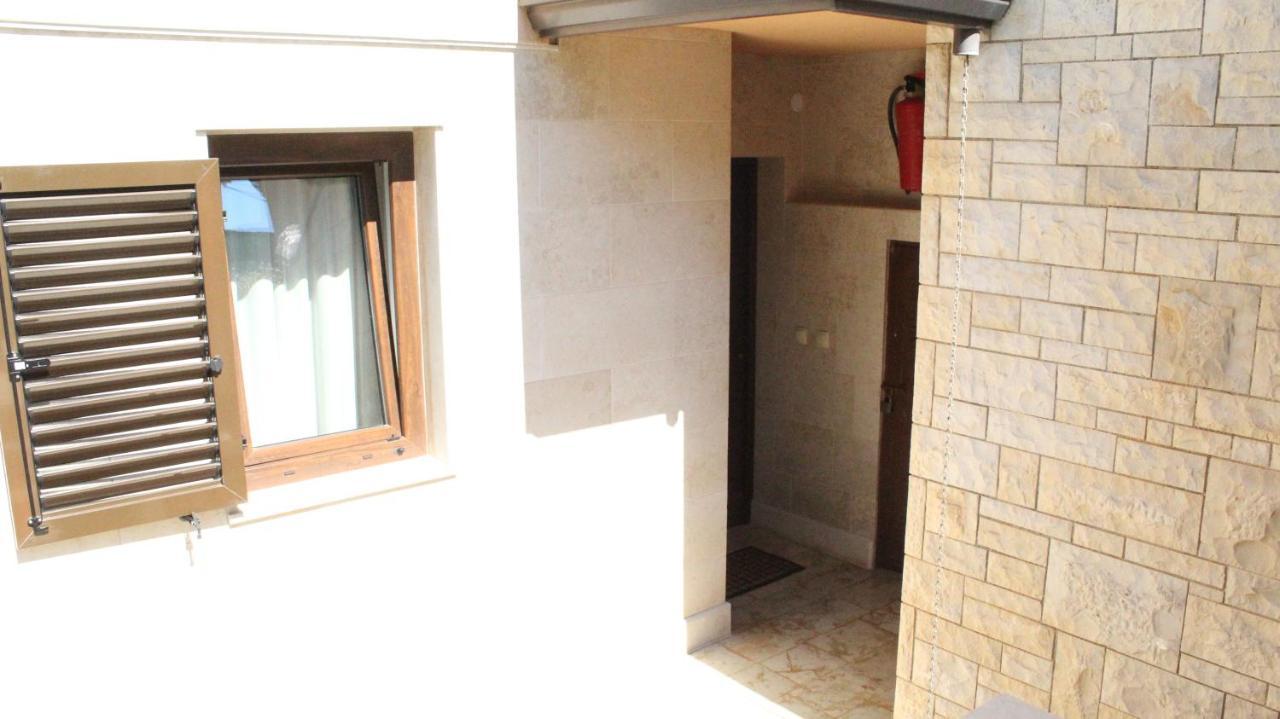 100m2, Full Opremljen, Privatni Parking. *