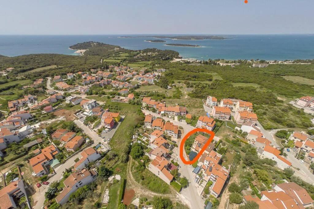 Apartment 100m2, Full Opremljen, Privatni Parking. Pula