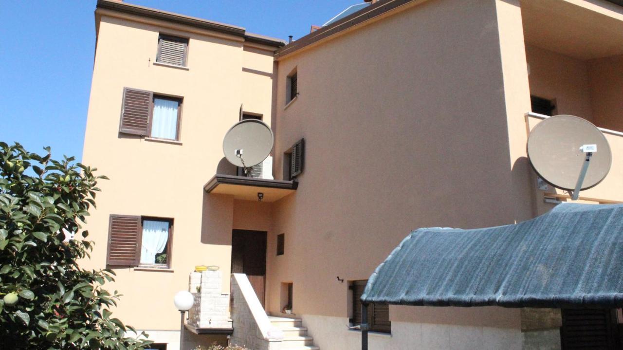 100m2, Full Opremljen, Privatni Parking. Pula